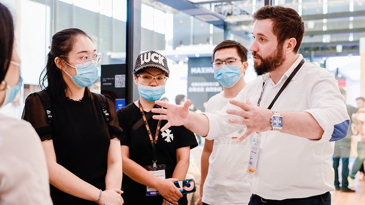 man giving demonstration at Shanghai Smart Office Technology conference