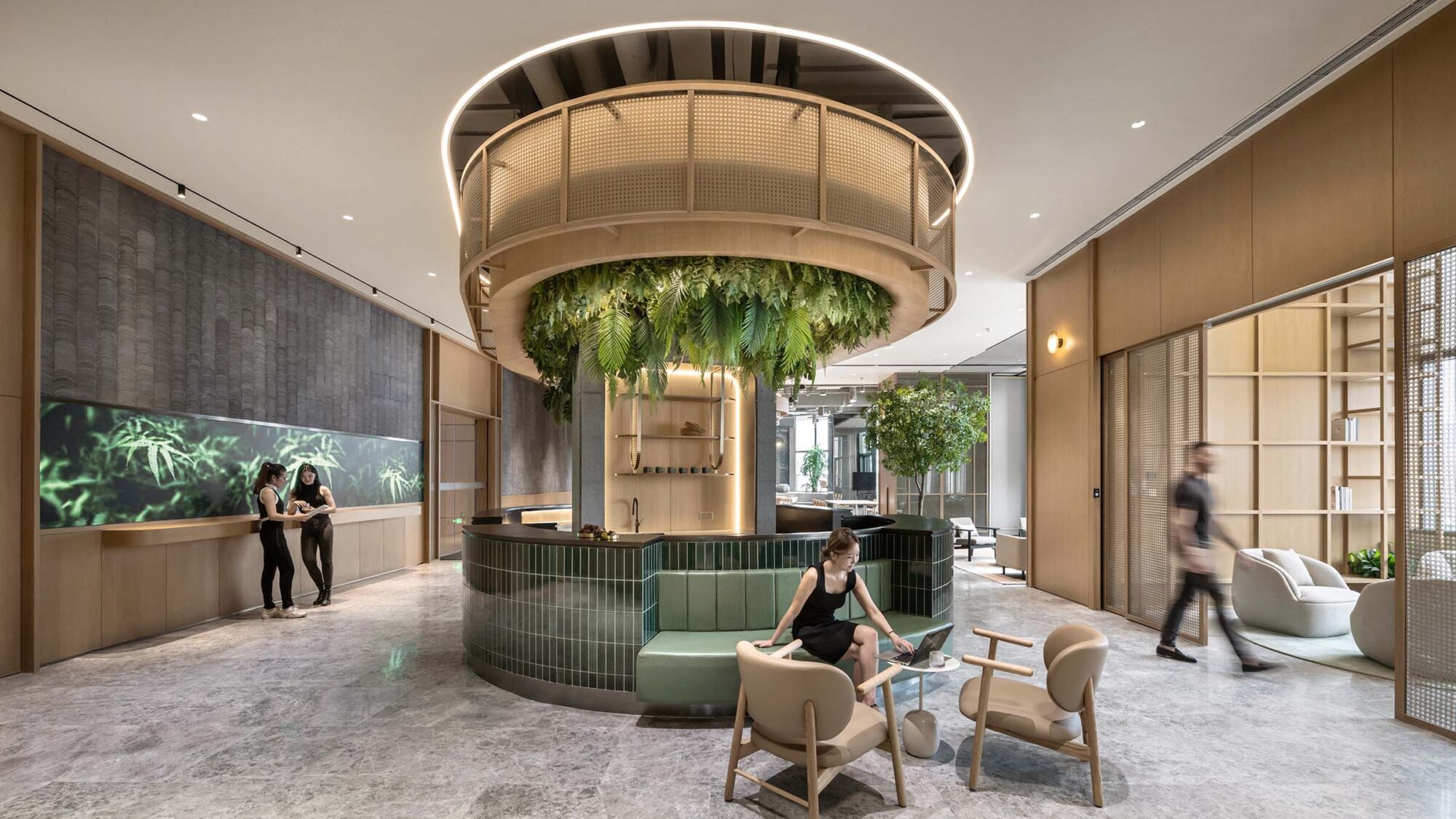 shui on reception with woman