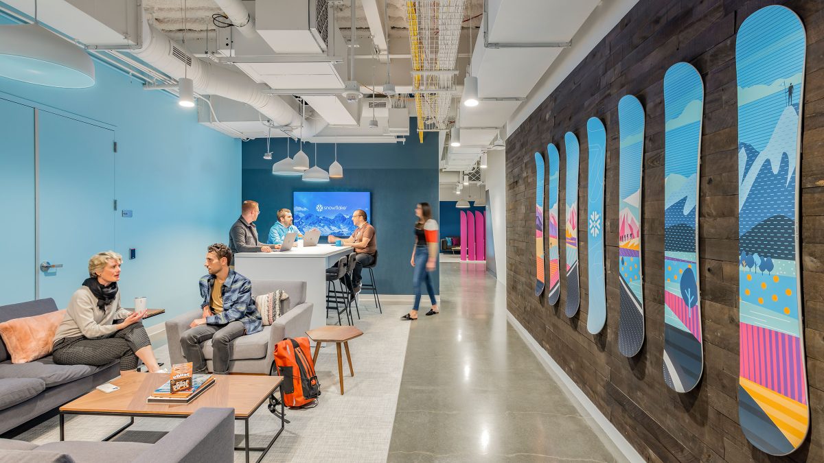Technology is provided throughout, whether in enclosed or open meeting rooms with stand-up or sit-down configurations.