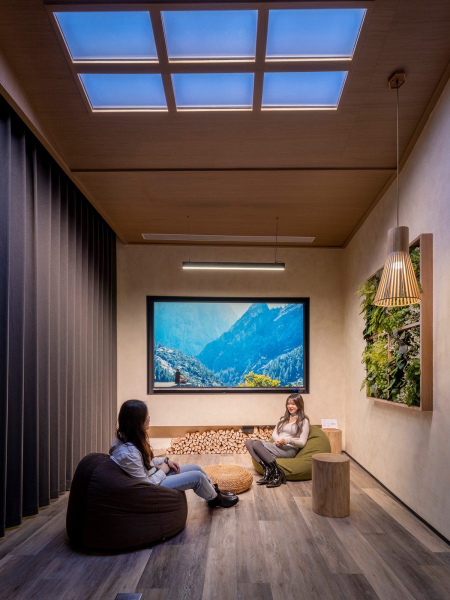 Workplace design of meditation room